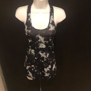 Lululemon racerback tank sz 4
